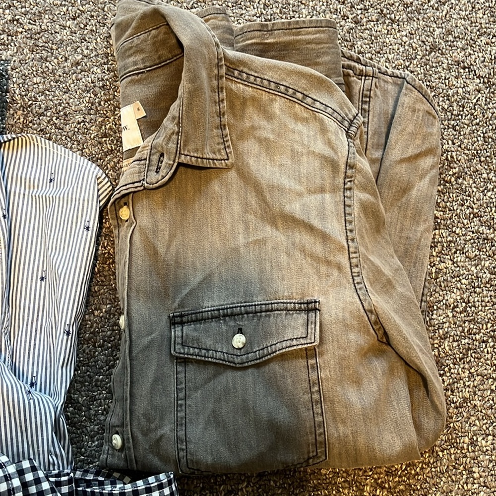 Goodfellow button down tops - Picture 4 of 5